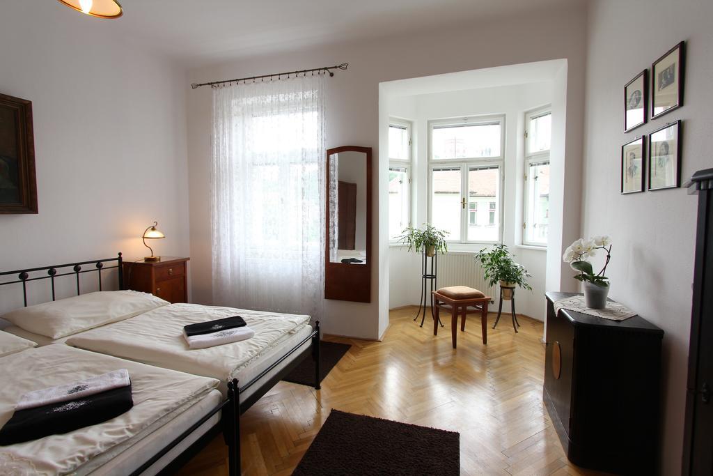 Penzion Jelen Vranov Nad Dyji Ruang foto