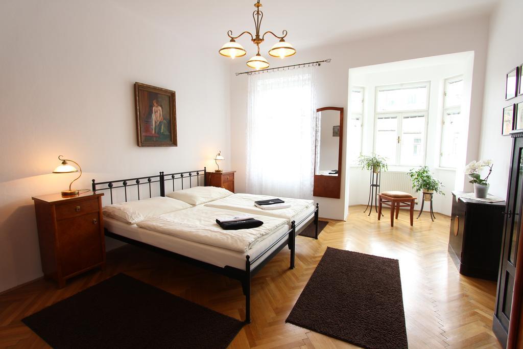 Penzion Jelen Vranov Nad Dyji Ruang foto
