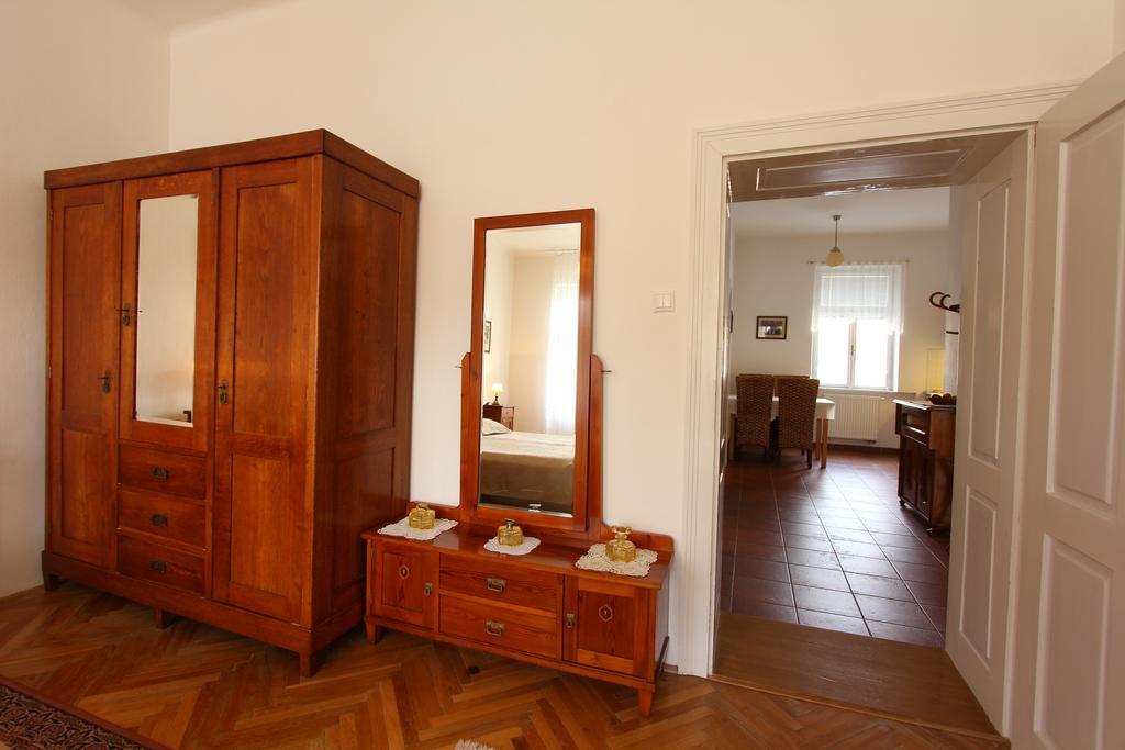 Penzion Jelen Vranov Nad Dyji Ruang foto