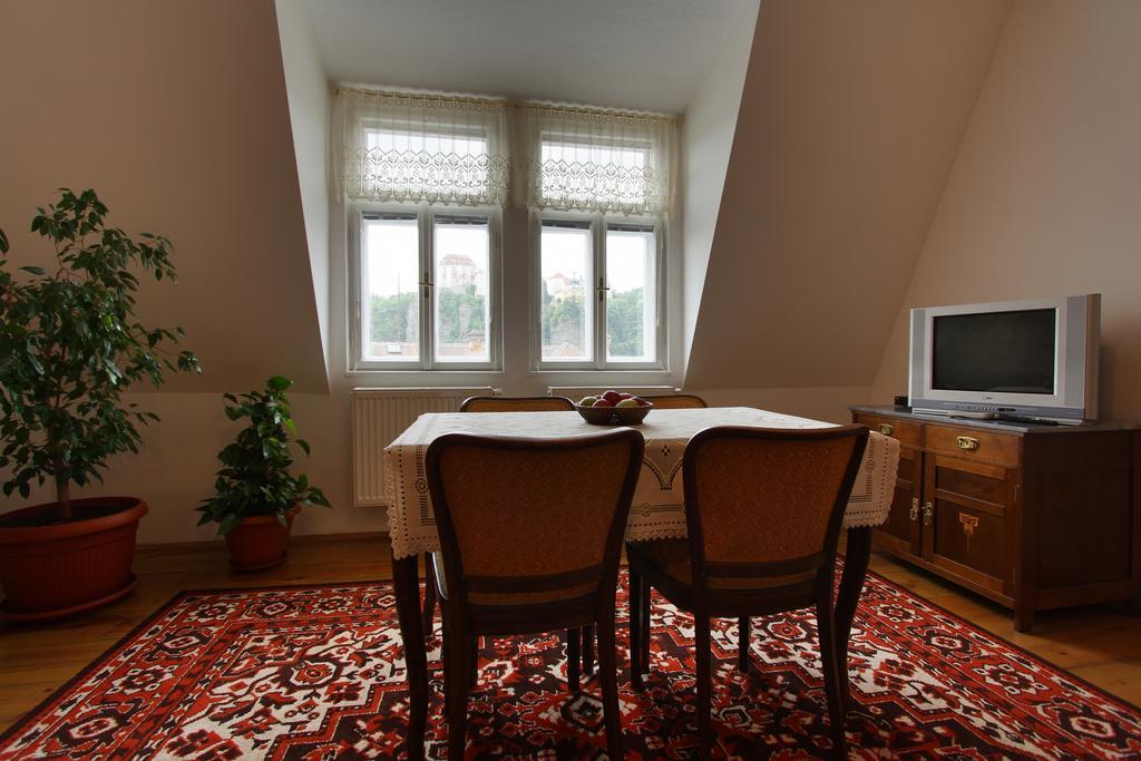 Penzion Jelen Vranov Nad Dyji Ruang foto