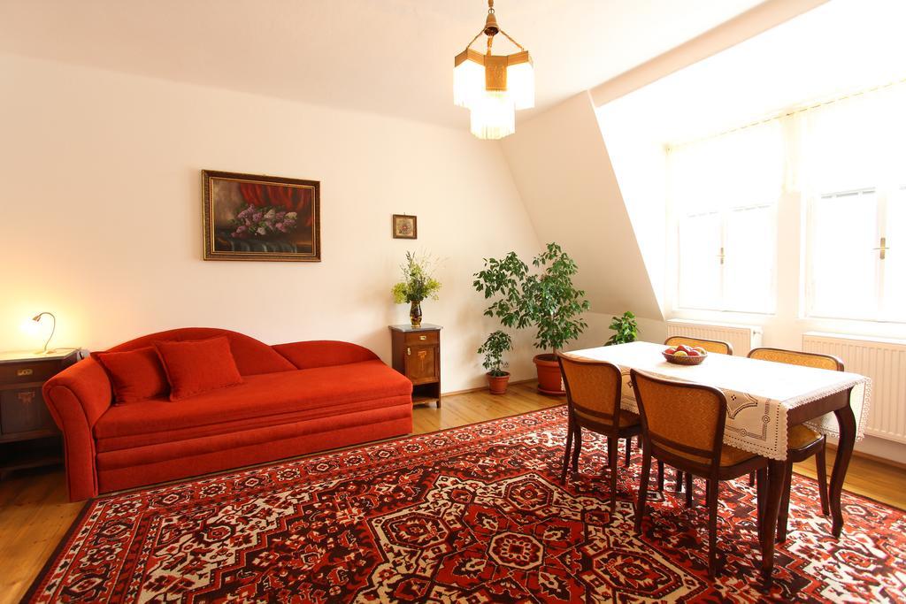 Penzion Jelen Vranov Nad Dyji Ruang foto
