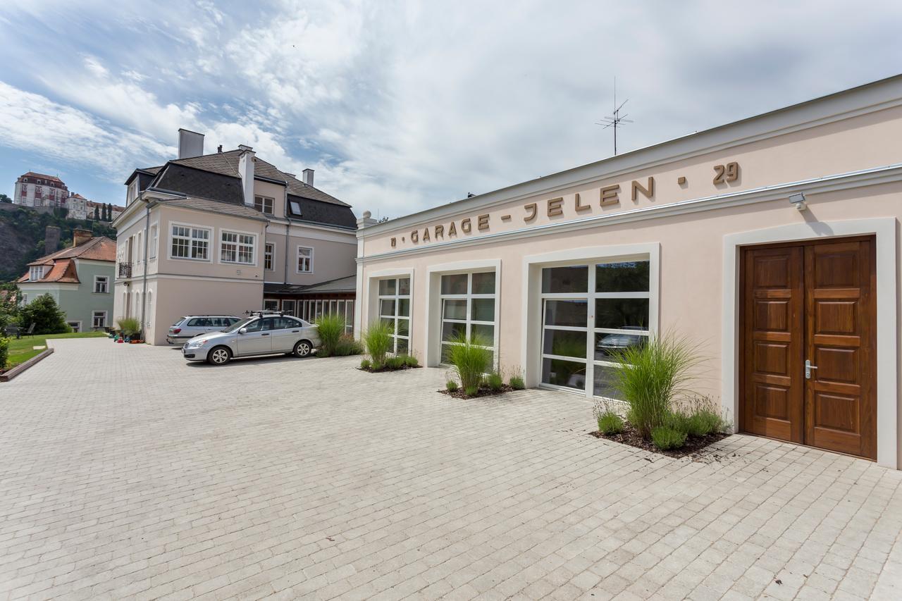 Penzion Jelen Vranov Nad Dyji Bagian luar foto